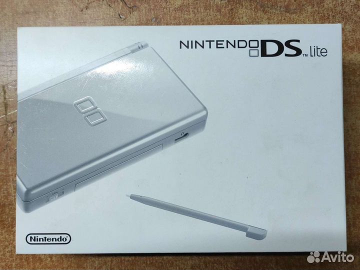 Игровая консоль Nintendo DS Lite