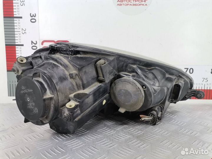 Фара левая Volkswagen Golf 5 2004 1K6941029C