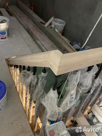 Поручни для лестниц деревянные