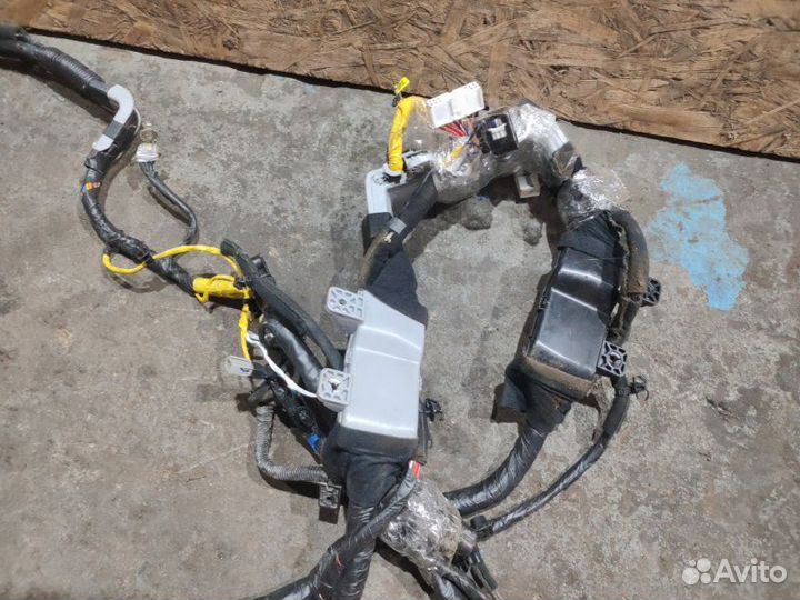 Электропроводка пола Genesis G70 седан G4KL