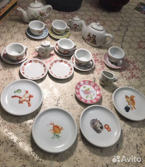 Кукла со столиком, посудка