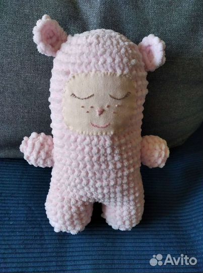 Зефирный человечек вязаная игрушка