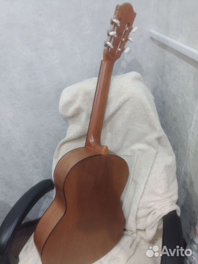 Классическая гитара yamaha c40