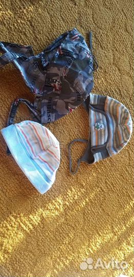 Отдам шапочки детские