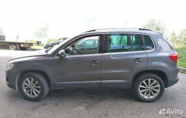 Volkswagen Tiguan 5N 2012 г по запчастям