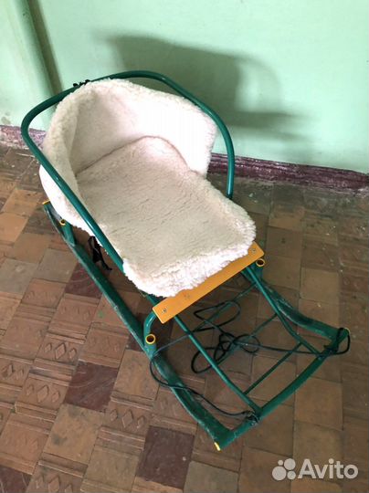 Детские санки с мягкой меховой сидушкой