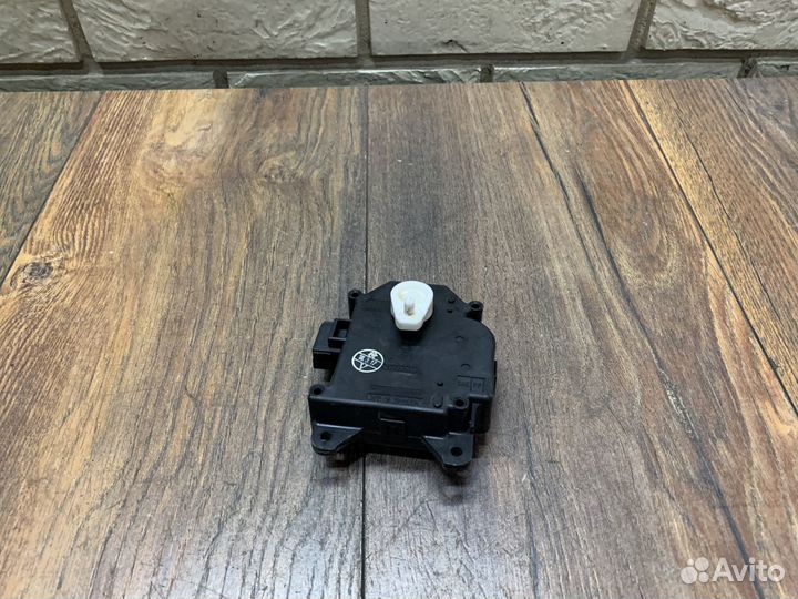 Toyota Corolla E15 Моторчик заслонки отопителя