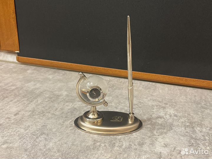 Подставка под ручку с глобусом и часами стс Регион