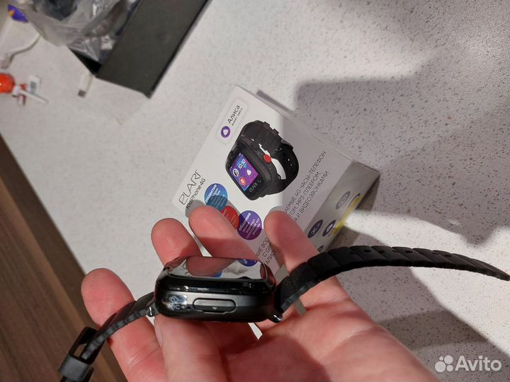 Детские смарт часы с gps elari KidPhone 4G