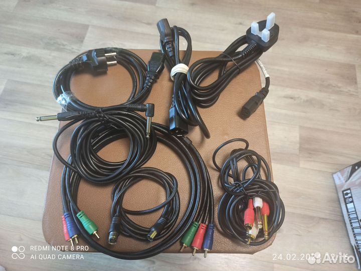 Провода разные, зарядки телефонов нокиа, самсунг