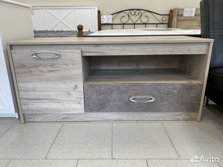 Тумба под телевизор Дакота