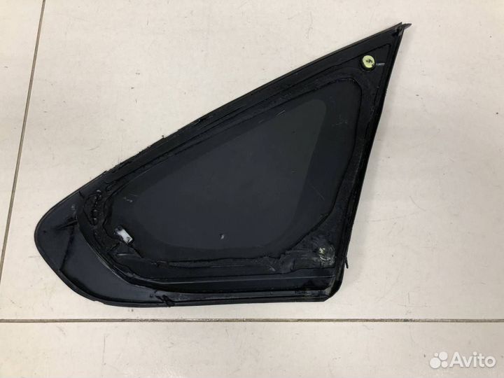 Стекло кузовное глухое левое Nissan Almera 3 G11