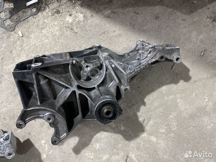 Кранштейн генератора Skoda Volkswagen Audi 1.9tdi