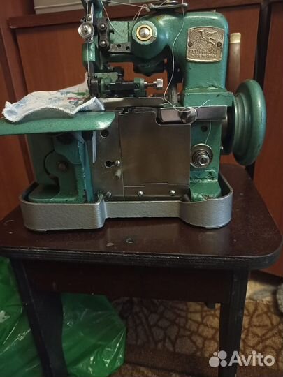 Швейная машинка и оверлок