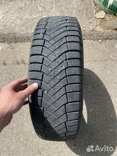 Pirelli Ice Zero FR 185/65 R15