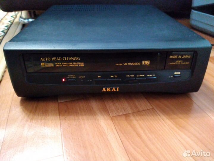 Видеоплеер Akai с функцией записи. Япония