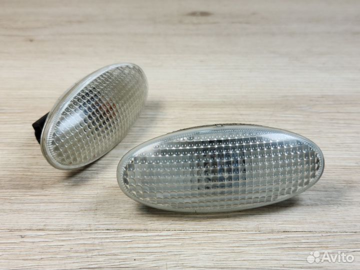 Повторитель поворота Nissan Almera N16