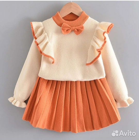 Тёплый костюмчик с ангоркой на девочку