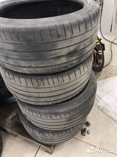 Michelin Pilot Sport 4 235/40 R18