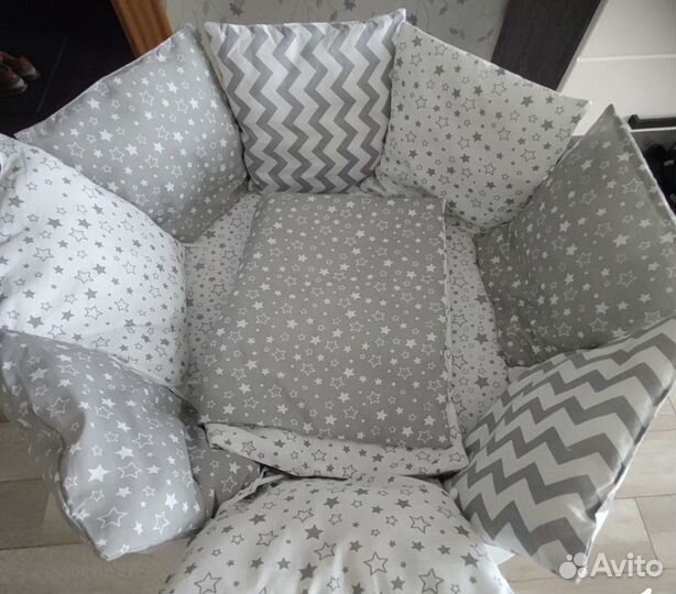 Бортики в детскую кроватку с одеялом