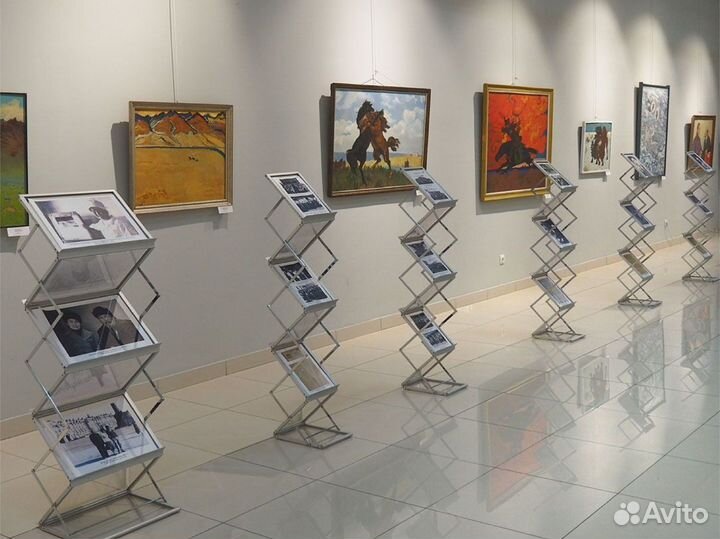 Буклетница - стойка, чемодан загзаг