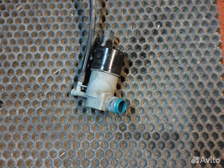 Моторчик омывателя насос Ниссан Альмера G15