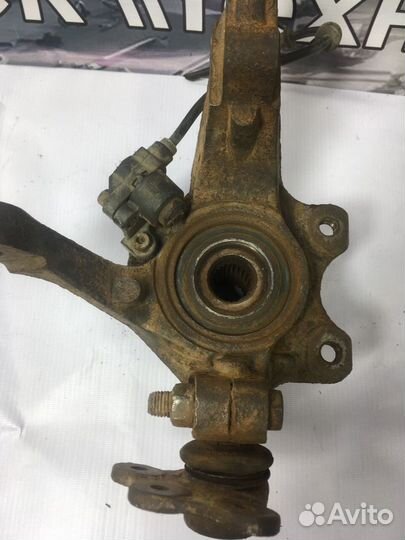 Левый кулак поворотный Opel Vectra B