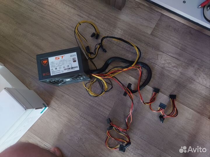 Cougar ste 600w