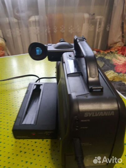 Видеокамера кассетная