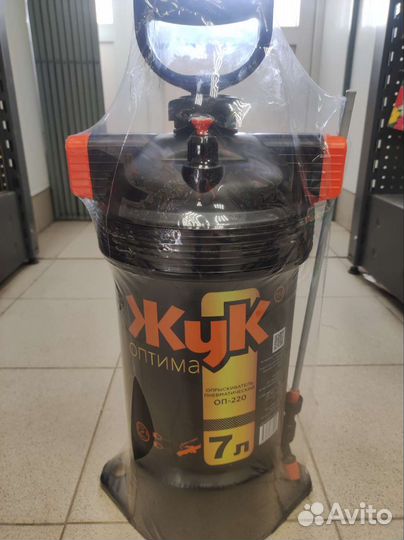 Опрыскиватель садовый жук