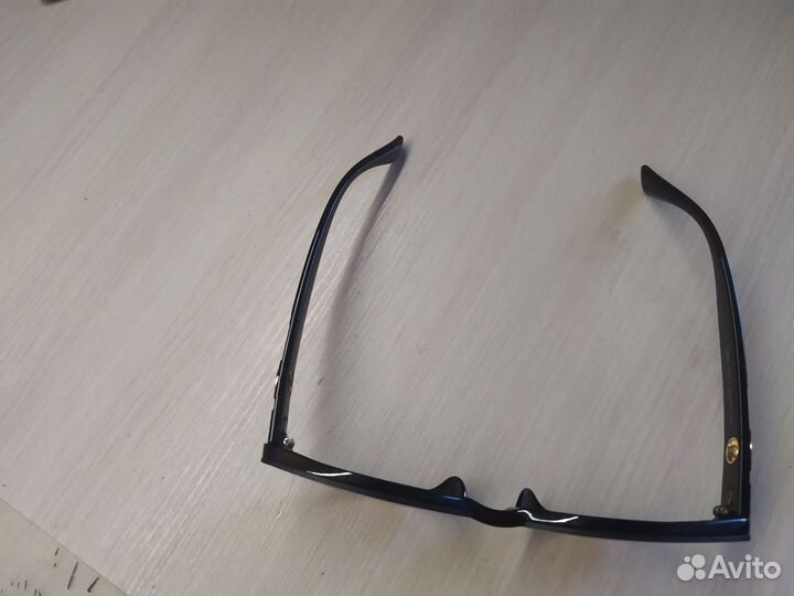 Солнцезащитные очки женские брендовые