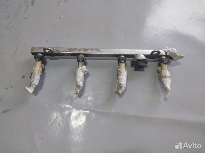 Топливная рампа с форсунками Hyundai Ix35 хэтчбэк