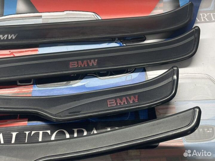 Накладки порогов задние правые Bmw