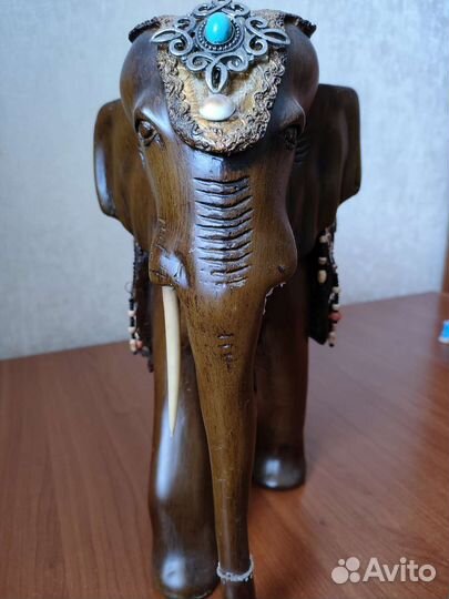 Фигурка слона