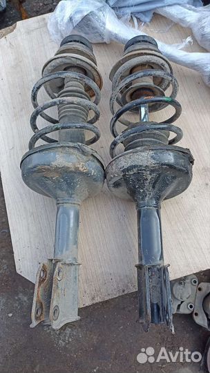 Стойка передняя левая и правая Рено Симбол 2