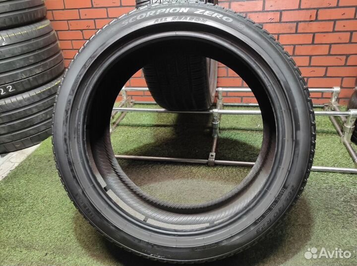 Pirelli Scorpion Zero Asimmetrico 285/40 R23 111Y