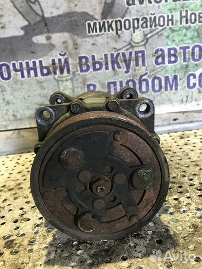 Компрессор кондиционера Volkswagen Golf 4