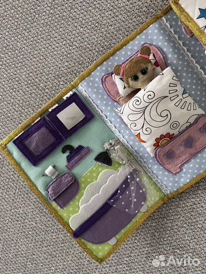 Домик для куклы с одеждой