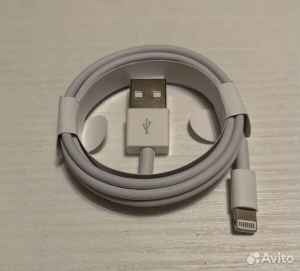 Кабель на iPad, iPad mini, iPhone