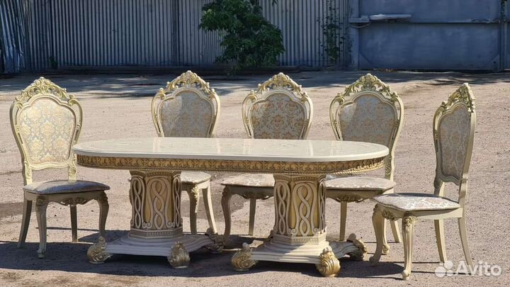 Столы и стулья