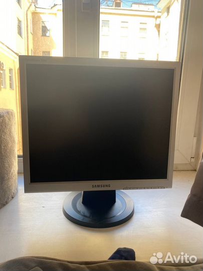 Монитор Samsung