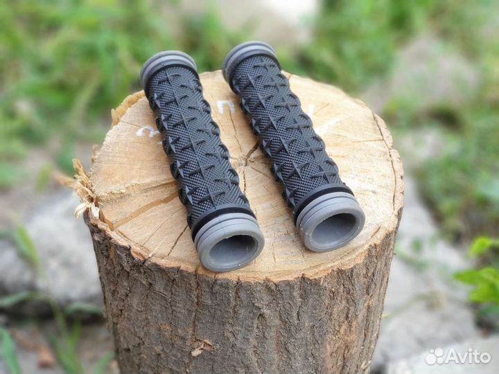 Грипсы на руль велосипеда