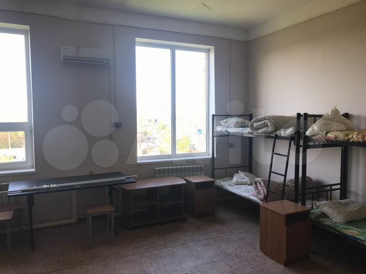 Здание швейной фабрики и общежитие