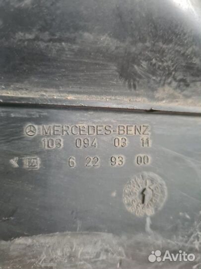 Воздухозаборник Mercedes-Benz E-Klass W124 103.940