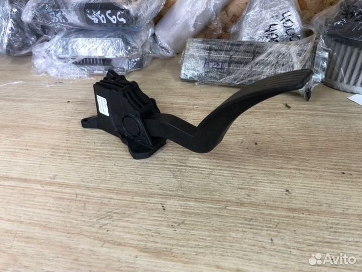 Педаль газа Ssangyong Actyon