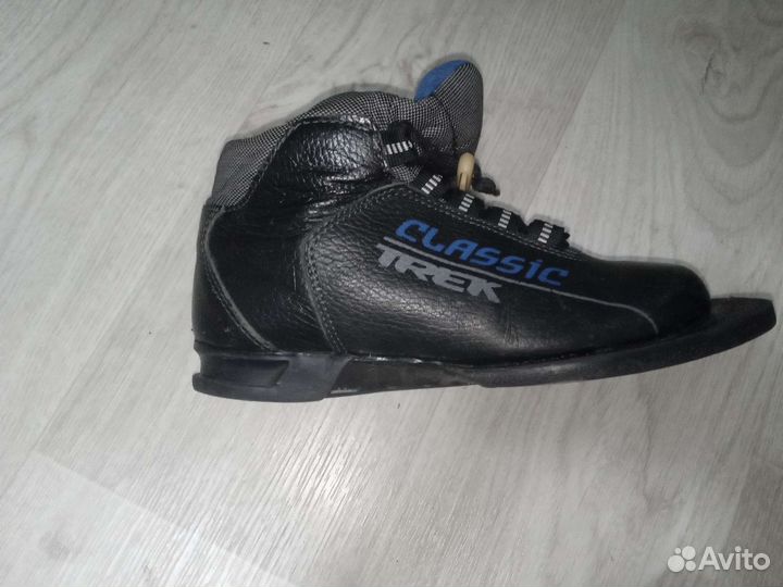 Лыжные ботинки