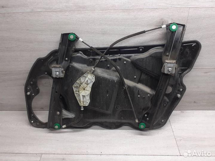 Стеклоподъемник передний правый Volkswagen Passat