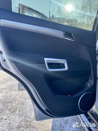 Продам обшивки дверей опель антара