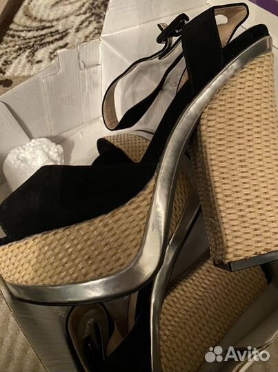 Босоножки новые 37,5 женские