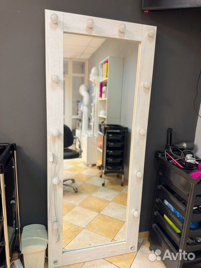 Зеркало напольное с подсветкой